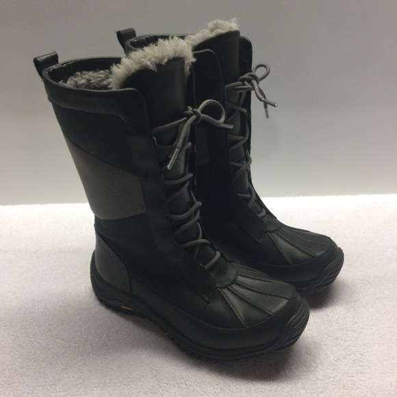 UGG Shoes - UGG Mixon Women’s Boots size 7.5 Waterproof